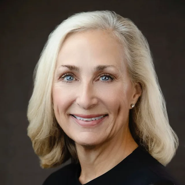 Portrait of Liz Fraley